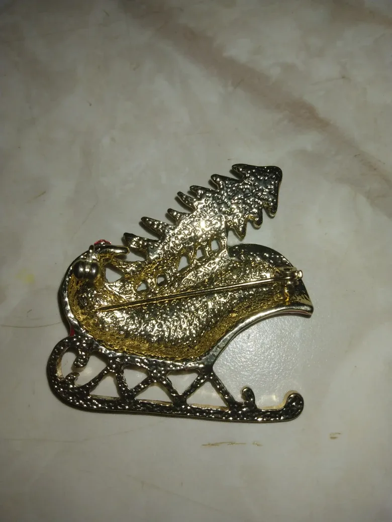Christmas Sleigh Pin image indicator(2)