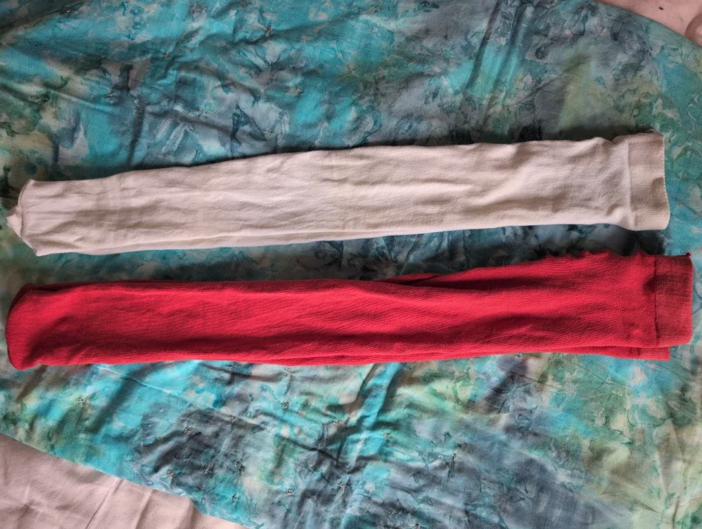 New H&M Tights Size 6X/7 Red & White image indicator(2)