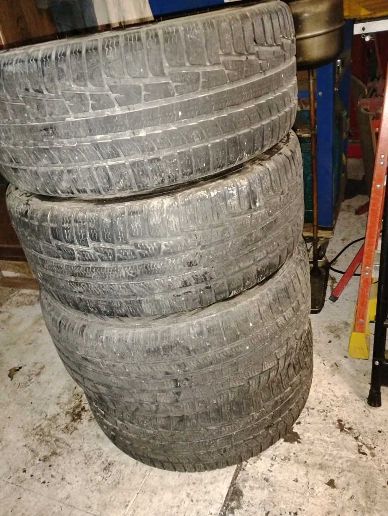 4 Used Tires - set of 4 size 245 45 R18 - photo 2