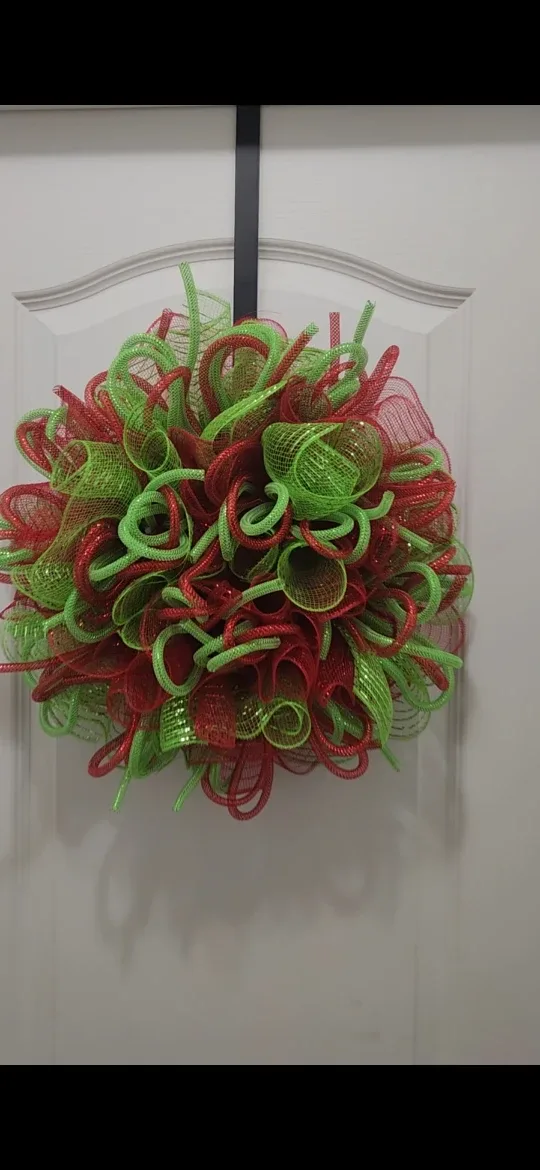 Decorative Mesh Ball Wreath - Red & Green
