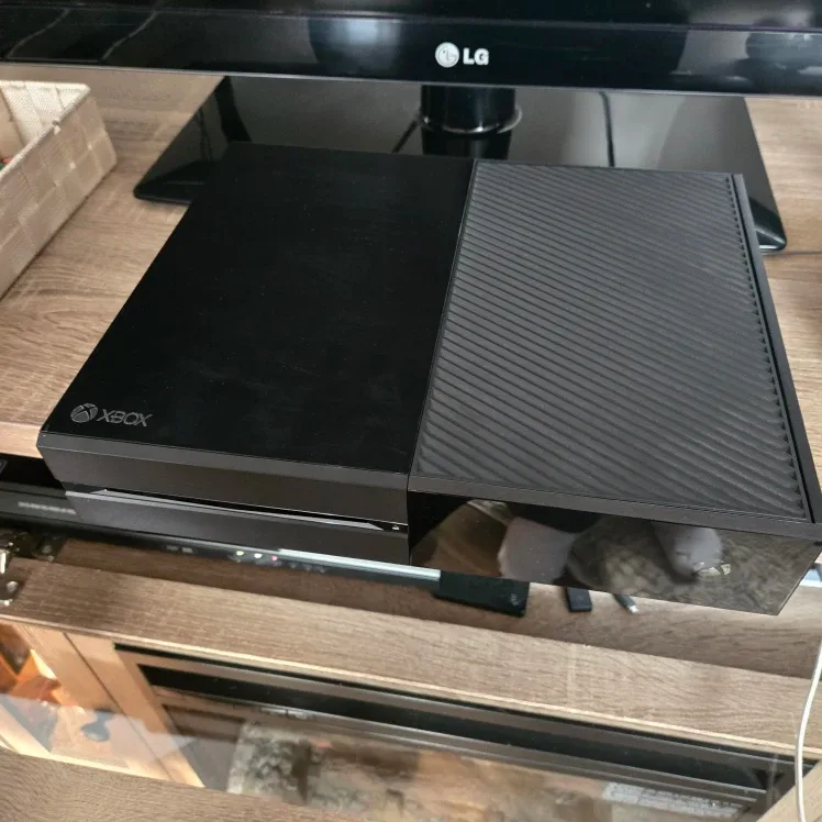 Xbox One Halo: The Master Chief Collection Bundle image indicator(4)