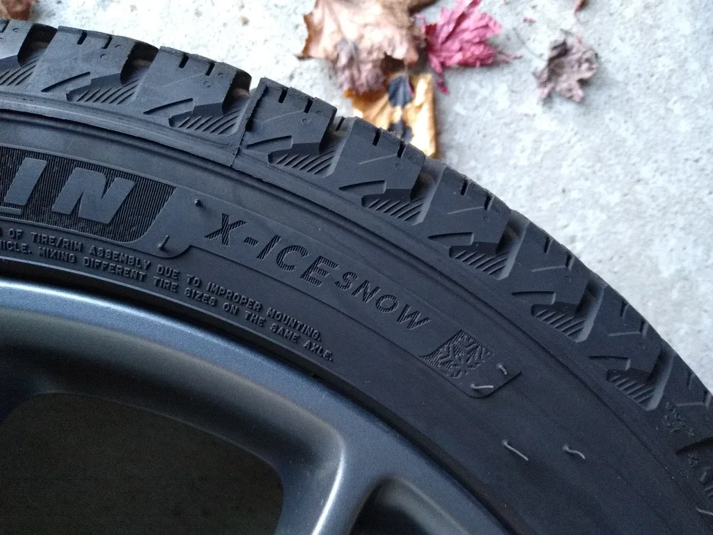 Michelin X-ICE tires with BBS SR Wheels image indicator(4)