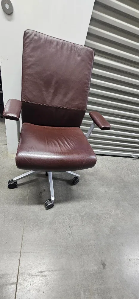 Brown Leather Office Chair image indicator(3)
