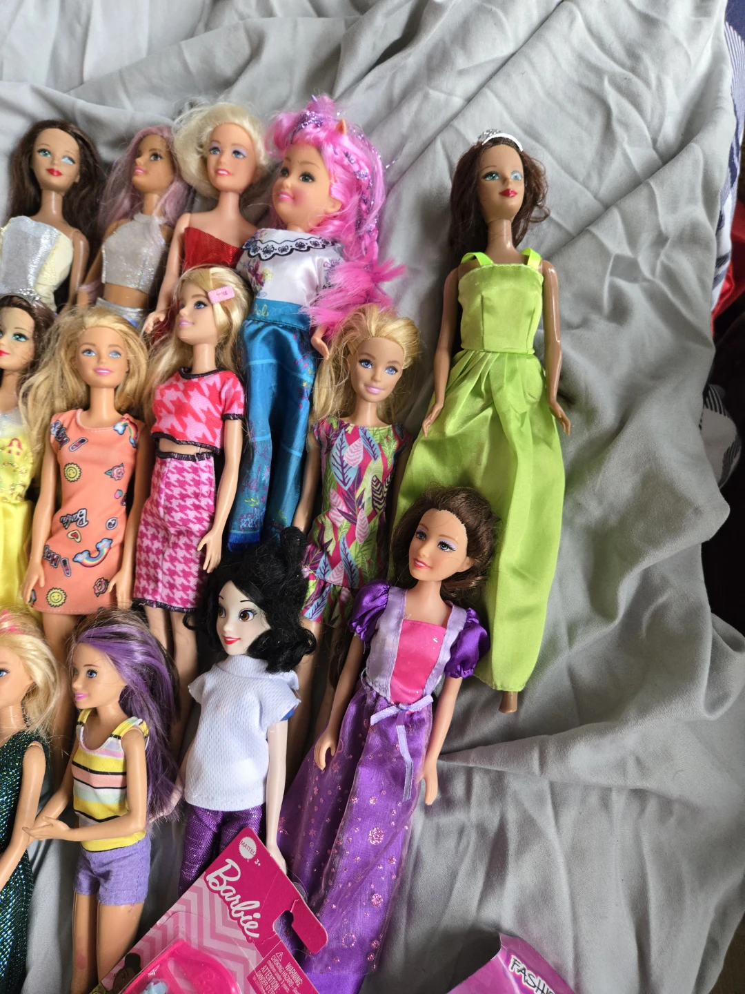 Lot of 20+ Barbie Dolls and Accessories - photo 3