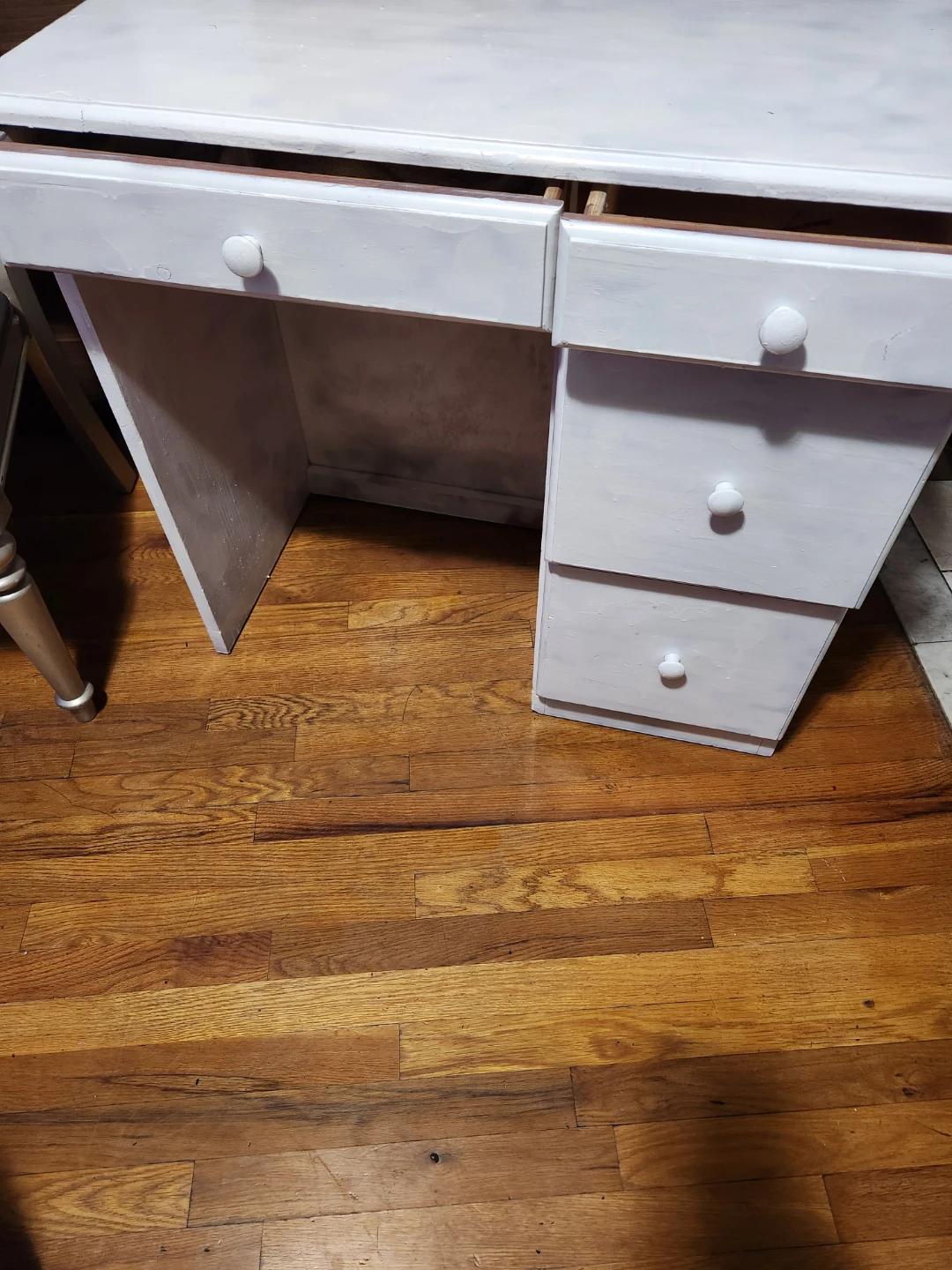 White Painted Desk - photo 2