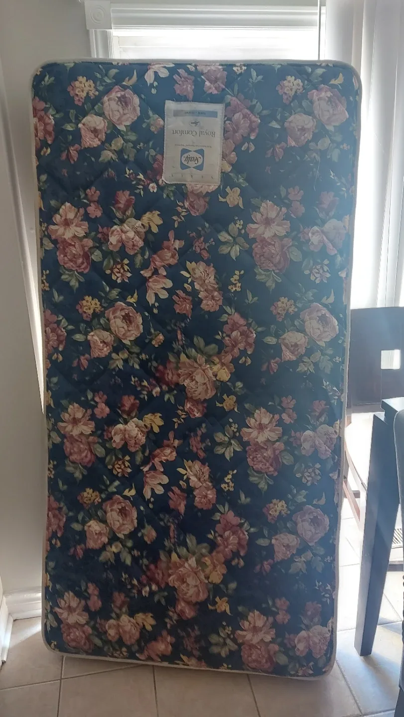 Sealy Royal Comfort Floral Mattress image indicator(2)