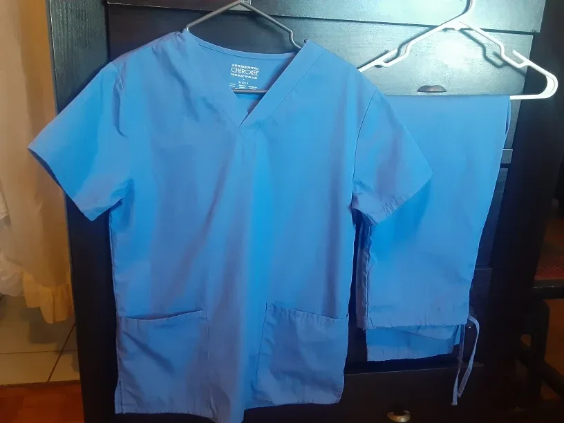 Cherokee Workwear Scrubs - Size S