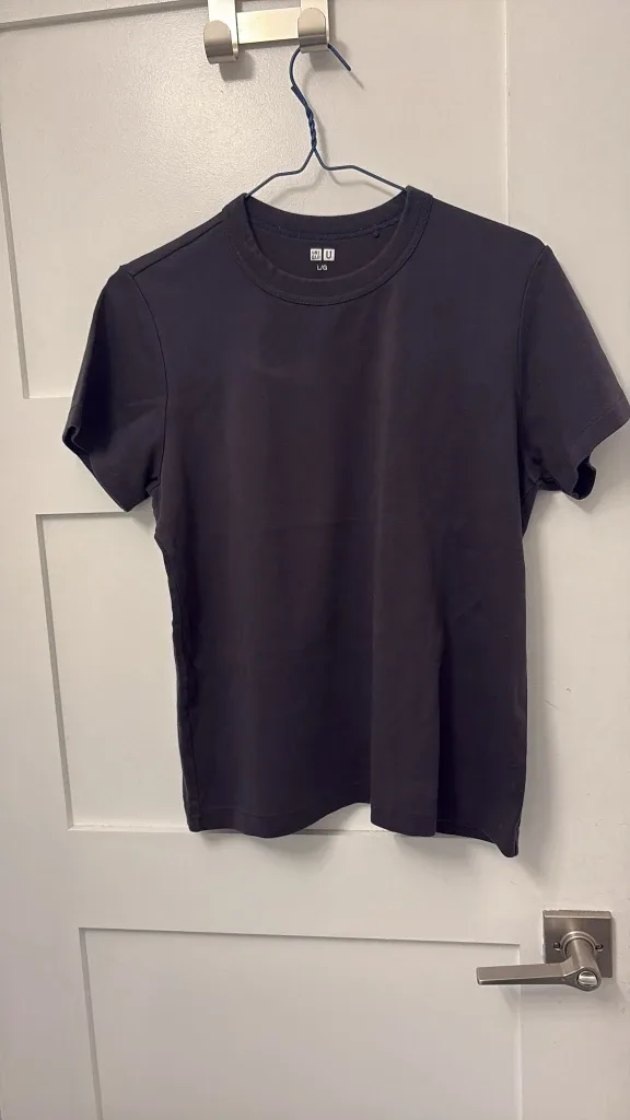 Uniqlo Black T-Shirt - Size L