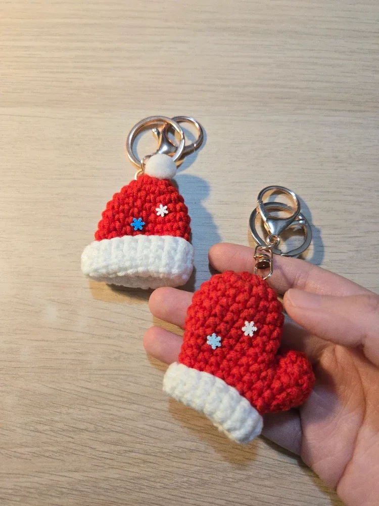 Handmade Crochet Christmas Beanie & Mitten Keychains, gift image indicator(2)