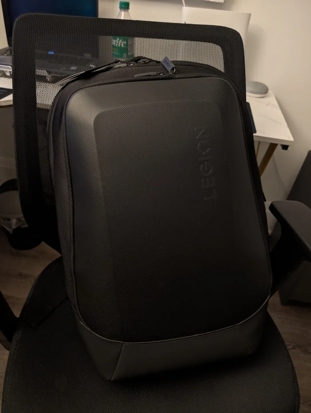 Lenovo Legion 17" Armored Backpack II image indicator(2)