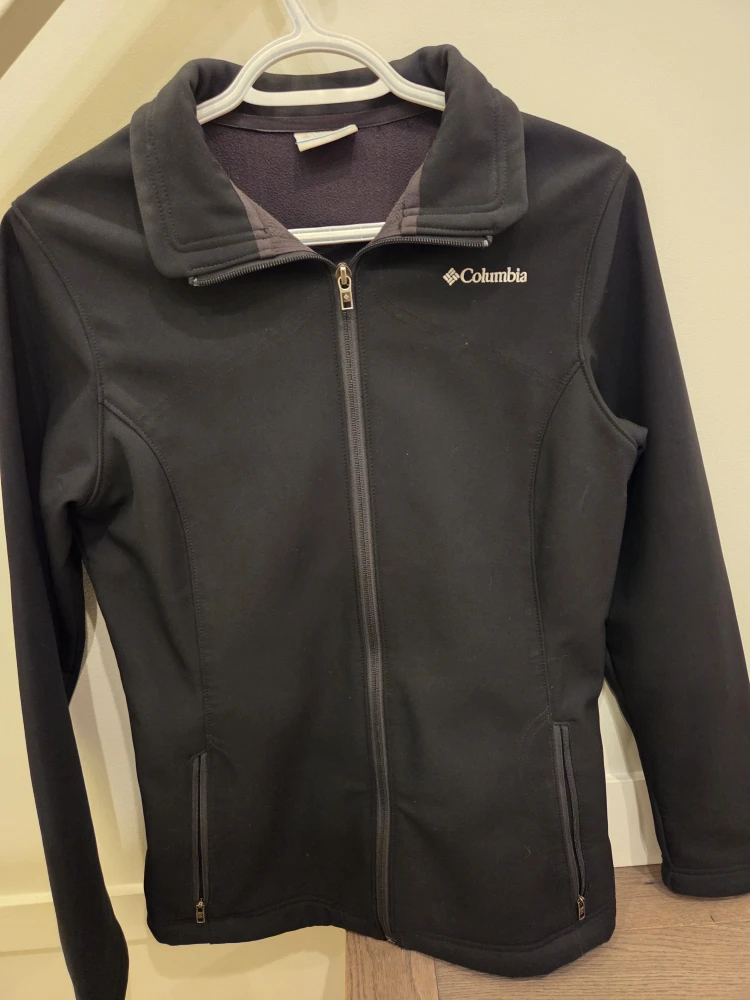 Women's Columbia Washable Black Softshell Jacket, Size M