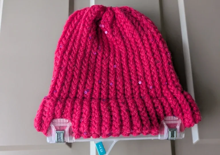 Girls gand knit winter hat image indicator(2)