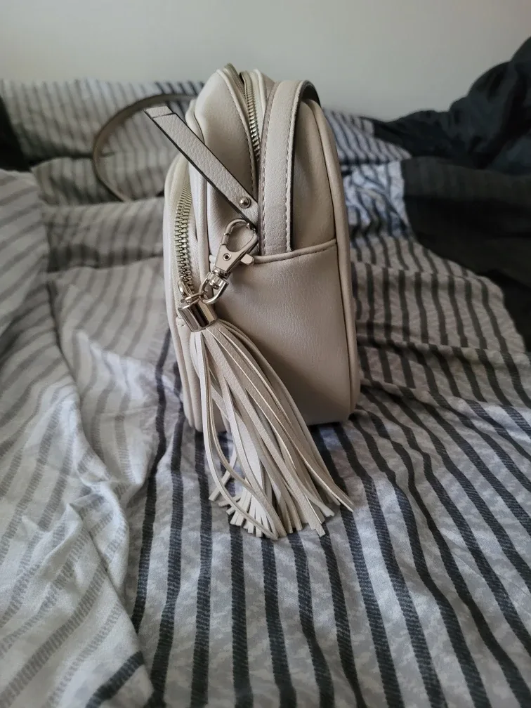 Beige Crossbody Bag with Tassel image indicator(5)