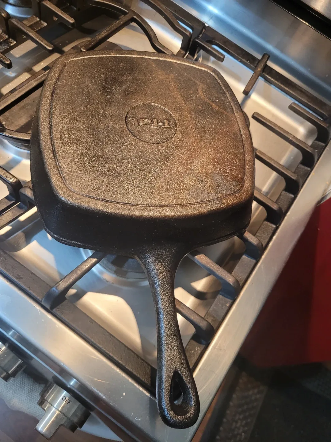 T-fal Cast Iron Grill Pan image indicator(2)
