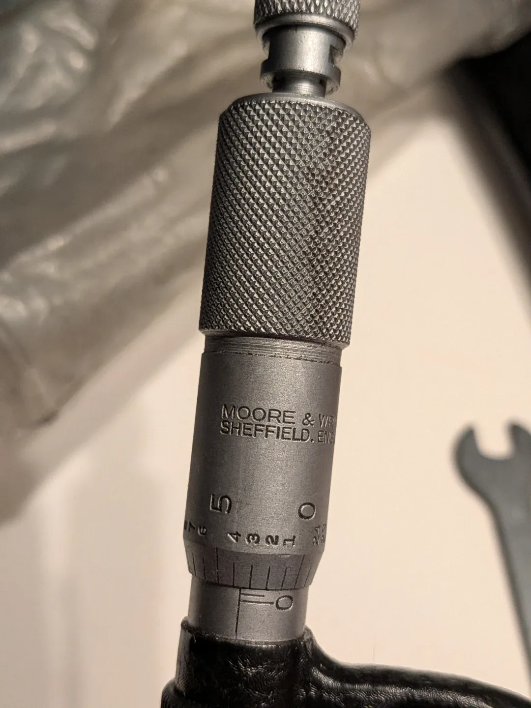 Vintage Moore & Wright Micrometer No. 965 w/ Box image indicator(6)