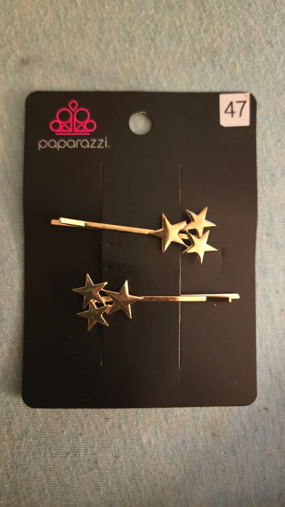 Paparazzi Suddenly Starstruck Gold Hair Clips - New image indicator(2)
