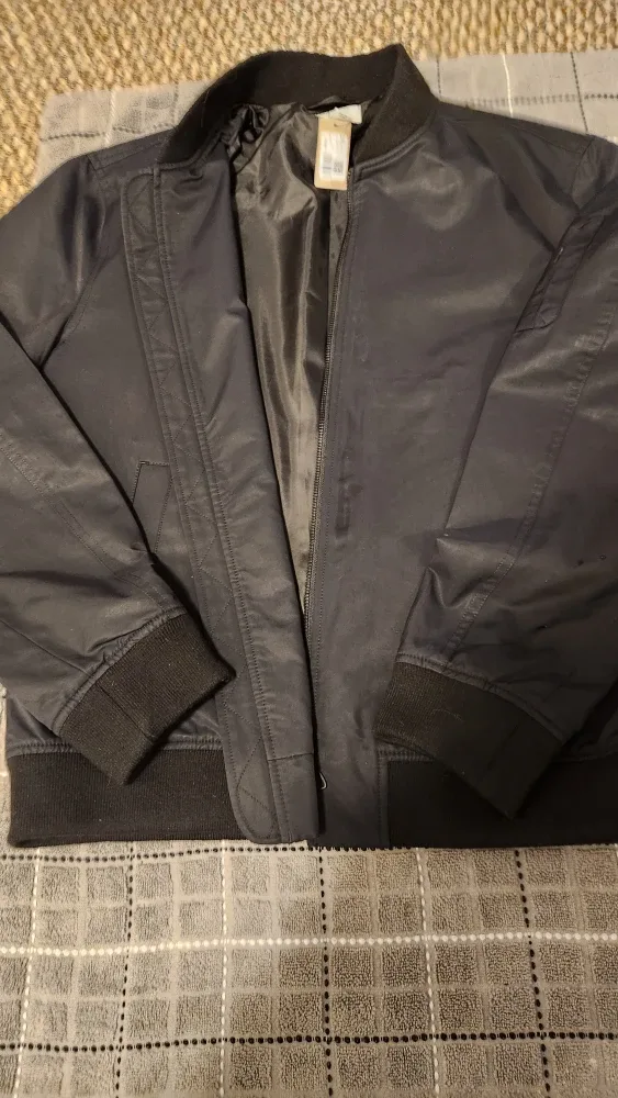 RW&CO. Black Bomber Jacket - Size M image indicator(2)