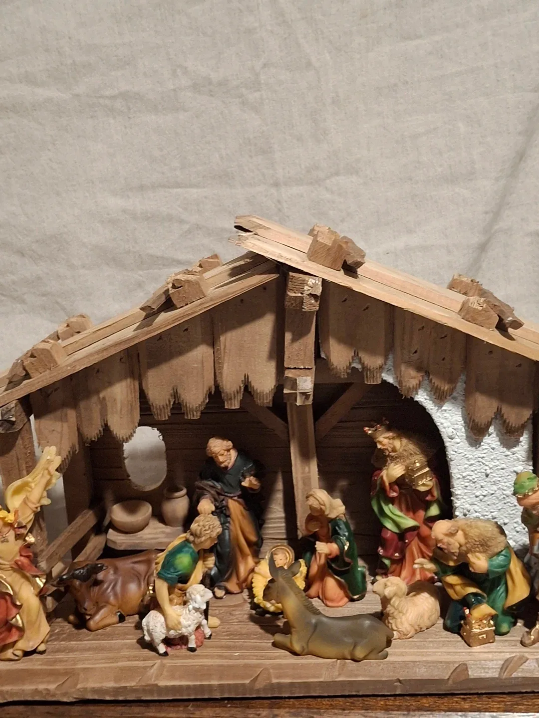 Nativity Scene Set with Wooden Stable image indicator(5)
