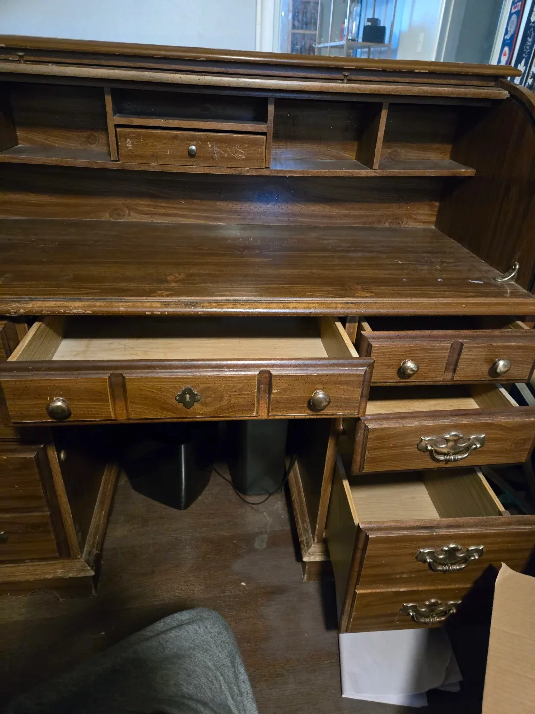 Vintage Roll Top Desk image indicator(3)