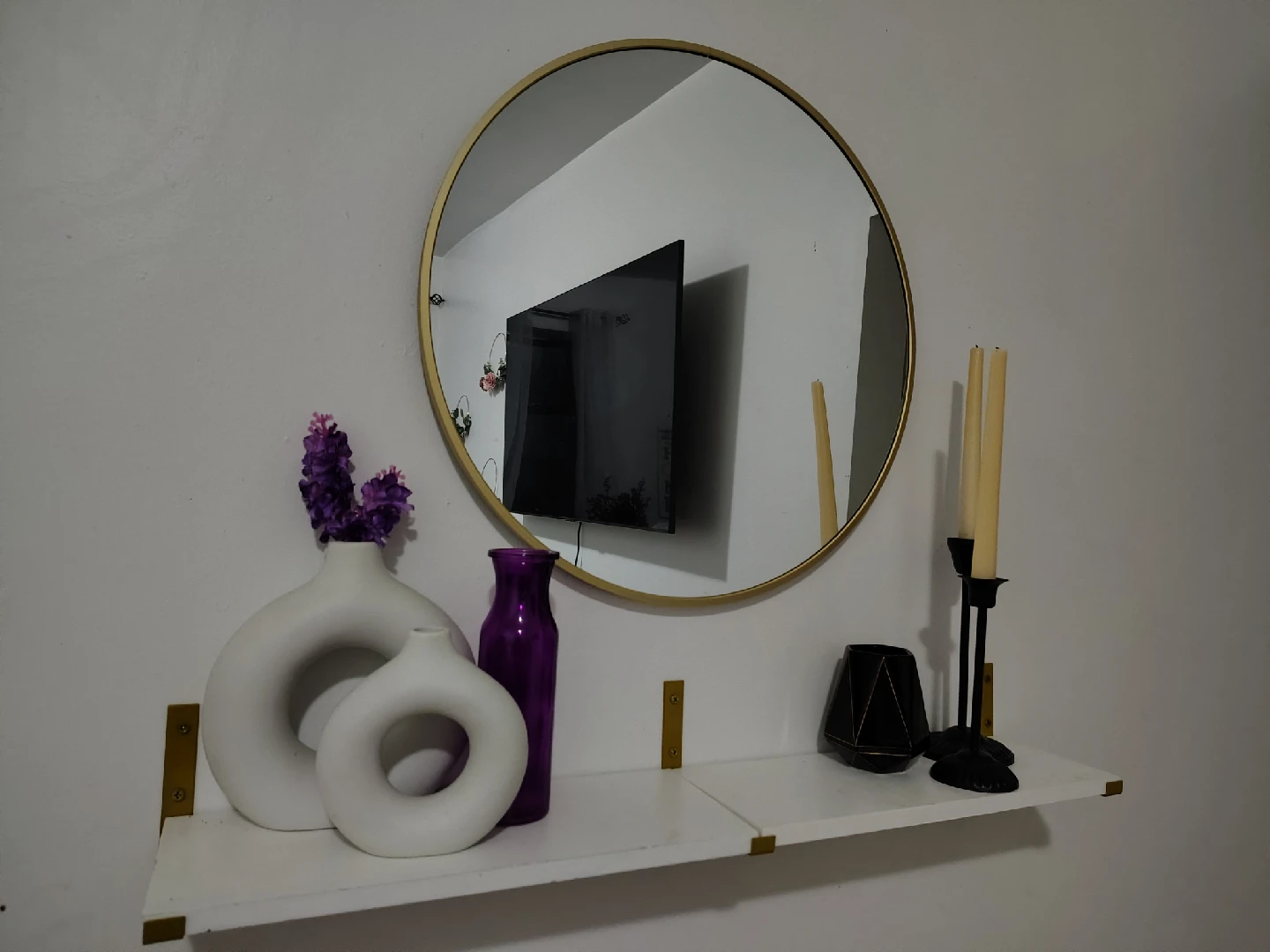 Round Gold Framed Mirror (🥕 I am in ) Day 1