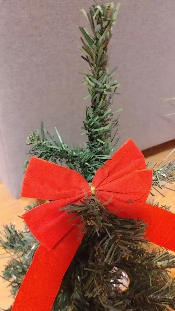 Christmas Tree with Red Bow New image indicator(2)