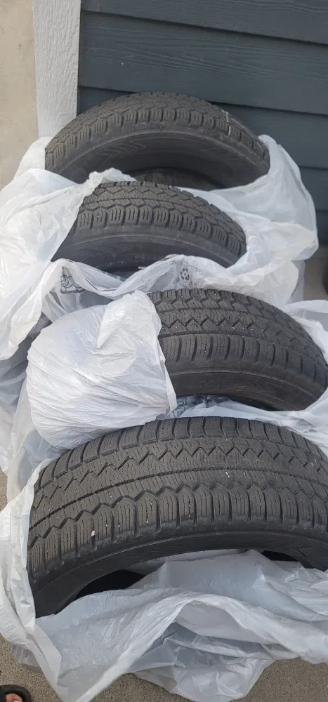 225 60 18 Eagle Enforcer All Weather Tires - Set of 4 image indicator(2)