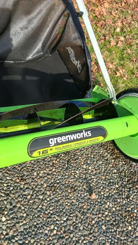 Greenworks 16" Reel Mower image indicator(2)