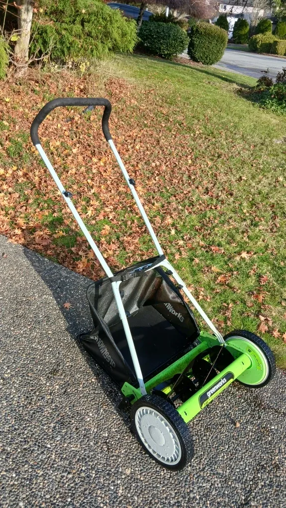 Greenworks 16" Reel Mower image indicator(3)
