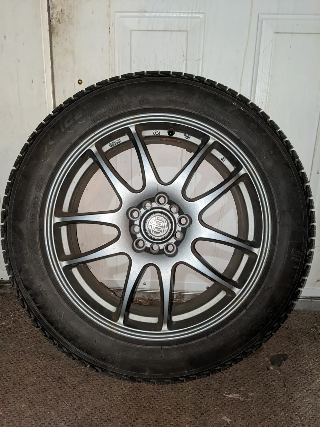 Michelin X-Ice 215/55R17 Winter Tire Set