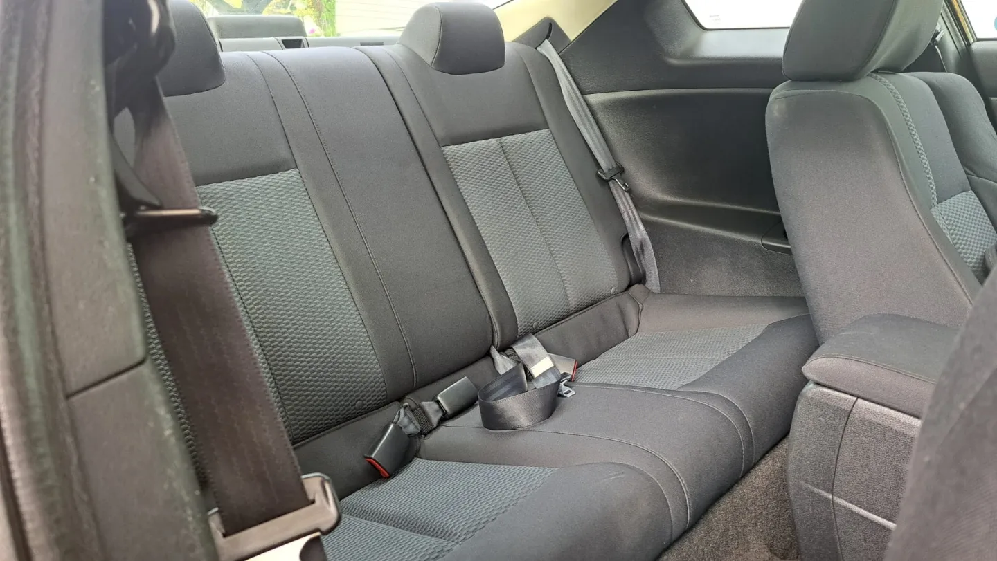 Nissan Altima 2.5 S Coupe - Black image indicator(9)