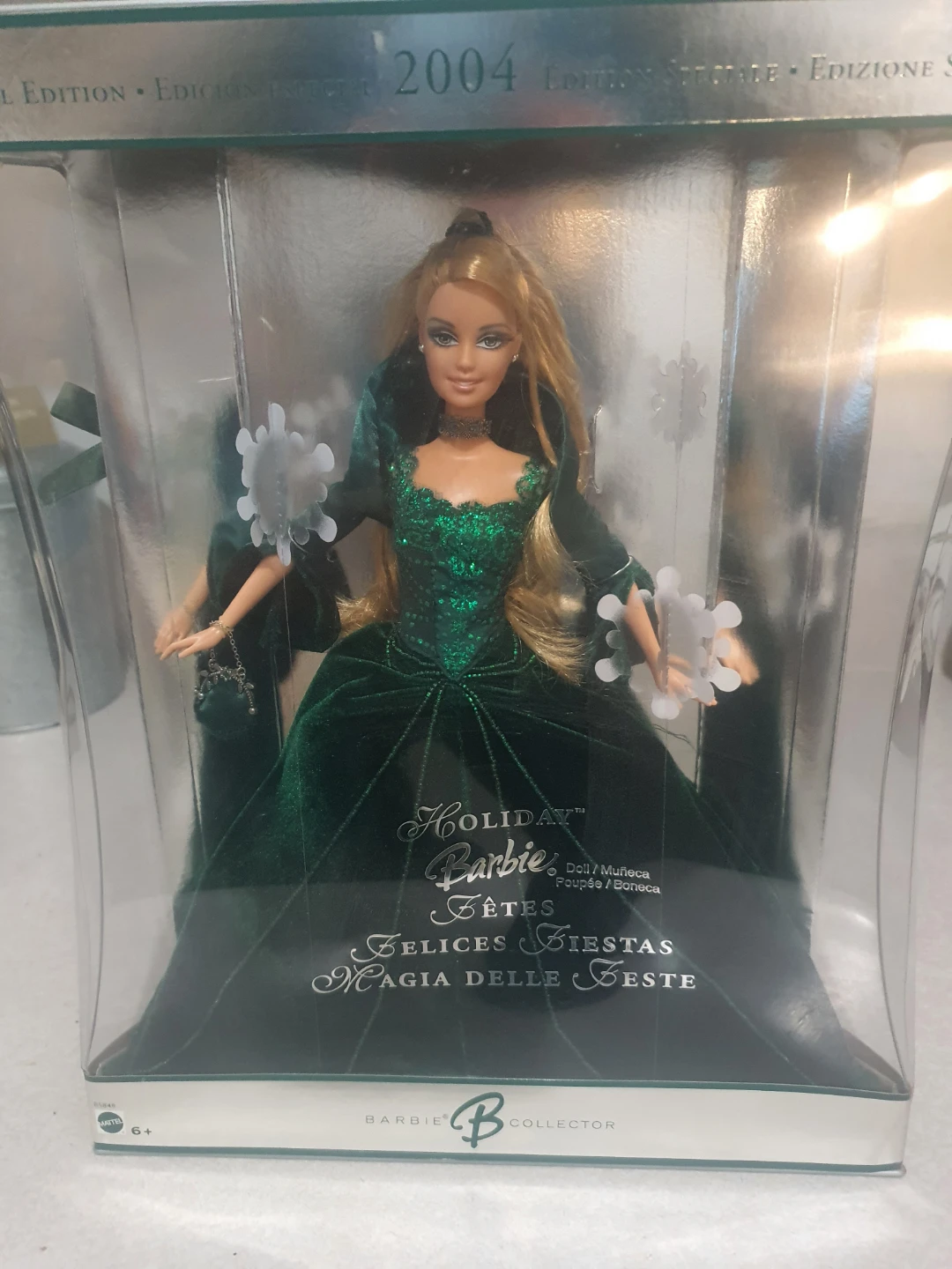 New 2004 Holiday Barbie Doll - photo 2