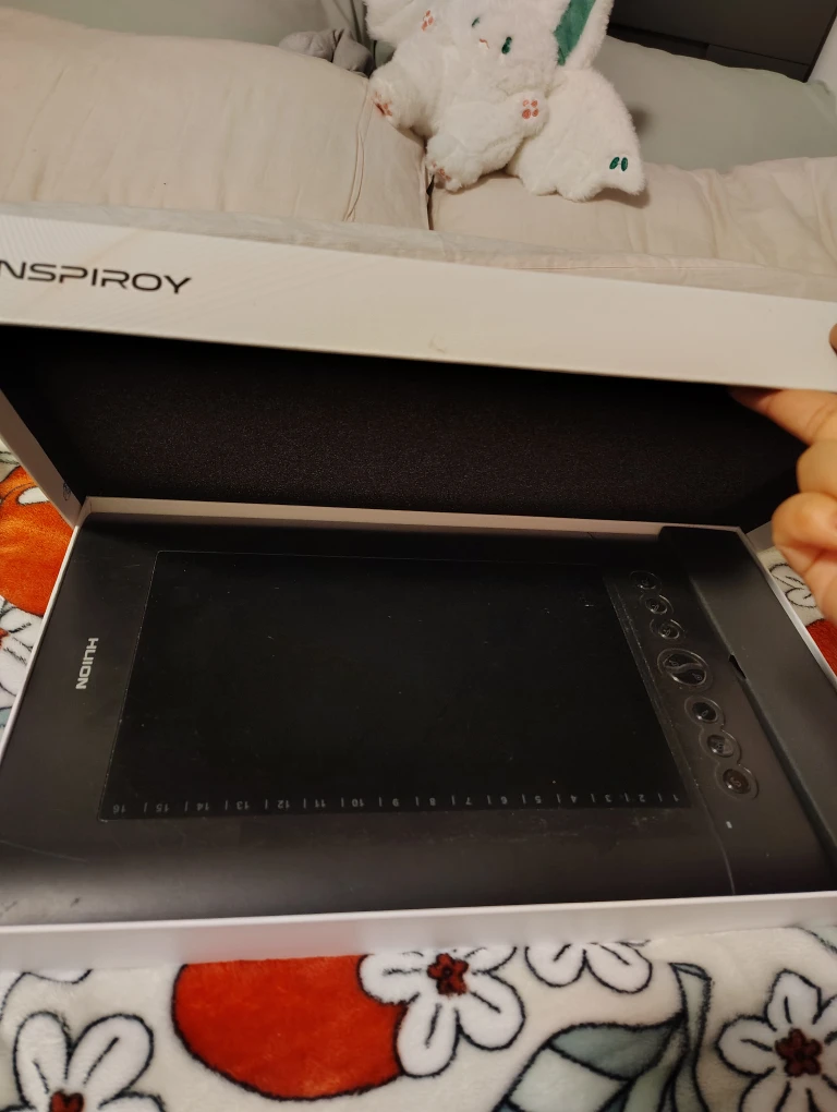 Huion Inspiroy H610PRO V2 Creative Pen Tablet used without pen