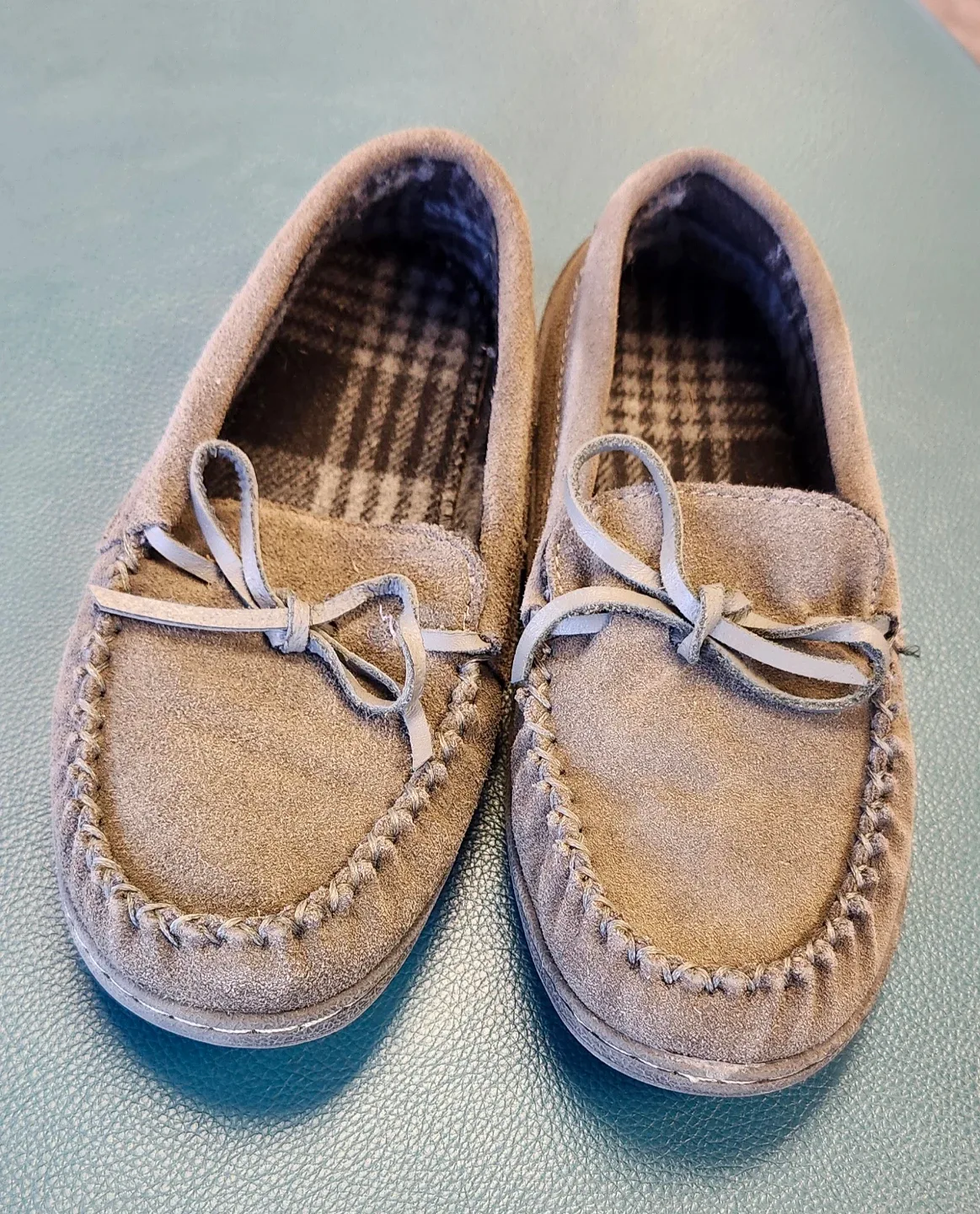 Kids boys SoftMoc Brown Moccasin Slippers Size 2M image indicator(4)