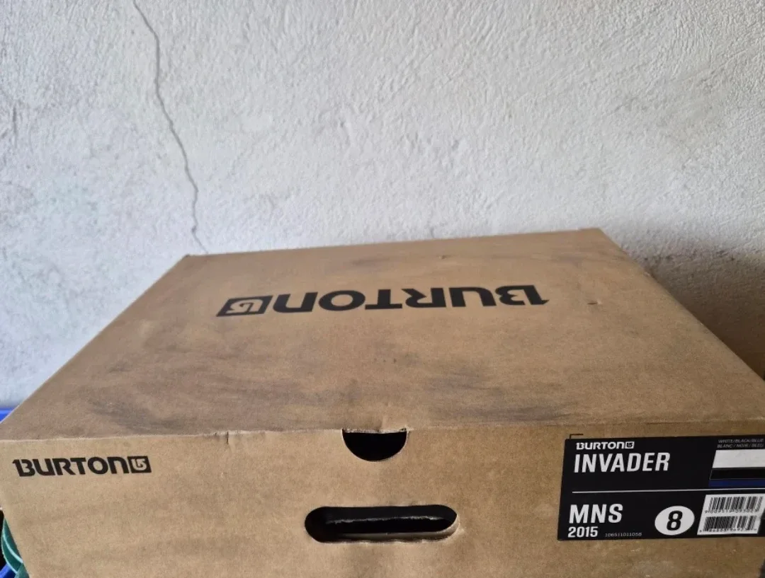 Burton Invader Snowboard Boots - Size 8. Older model but new image indicator(2)