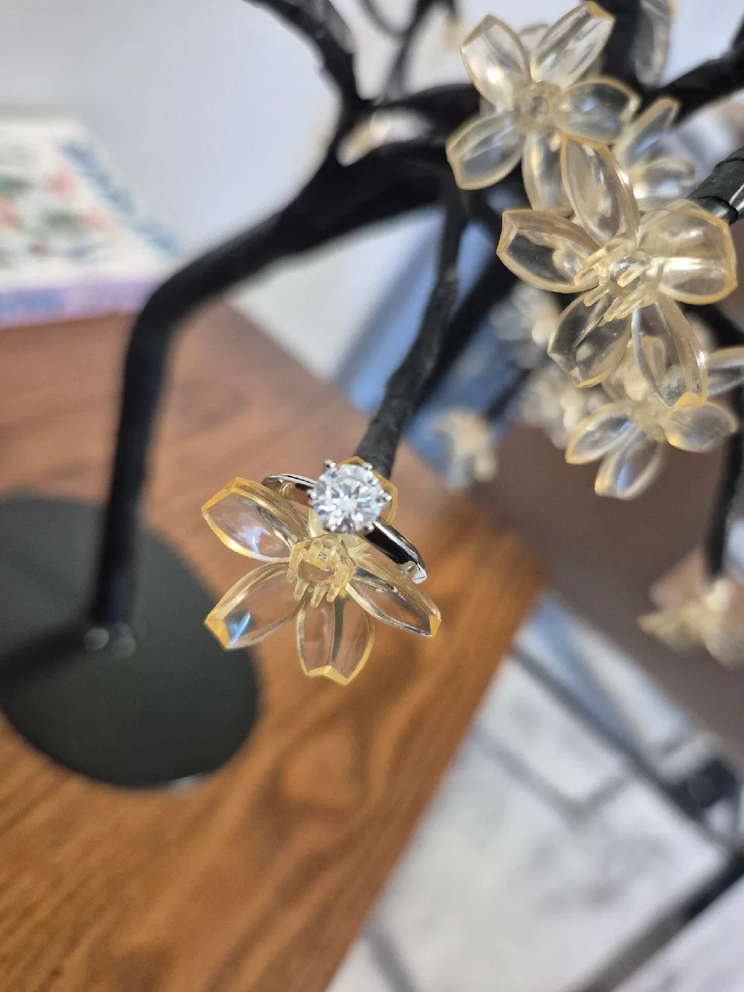 Moissanite 6.5mm Round Cut, Colour D image indicator(3)