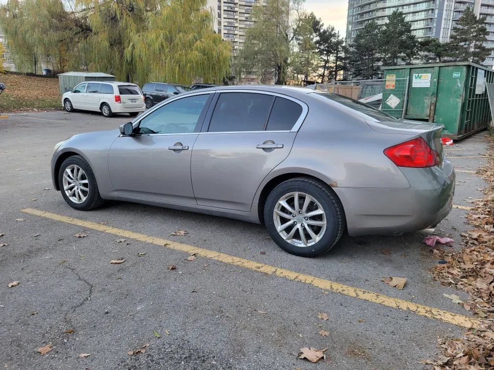 Infiniti G37x Sedan