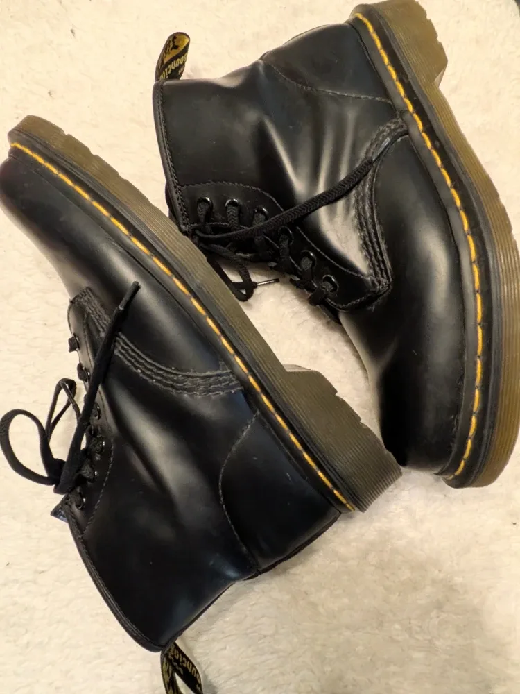 Dr. Martens Black Leather Boots sz 38 Excellent condition