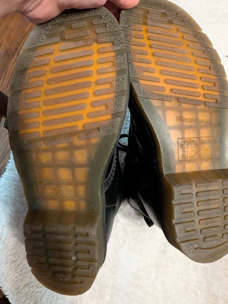 Dr. Martens Black Leather Boots sz 38 Excellent condition image indicator(10)