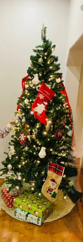 7.5ft Pre-Lit Christmas Tree with Christmas ornaments