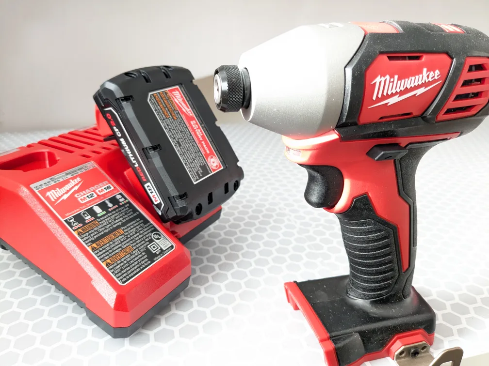 M18 Milwaukee Impact Drill Combo Kit image indicator(4)
