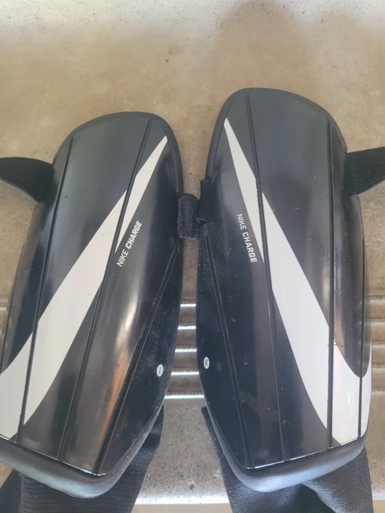 Nike Youth Shin Guards - Size S image indicator(3)