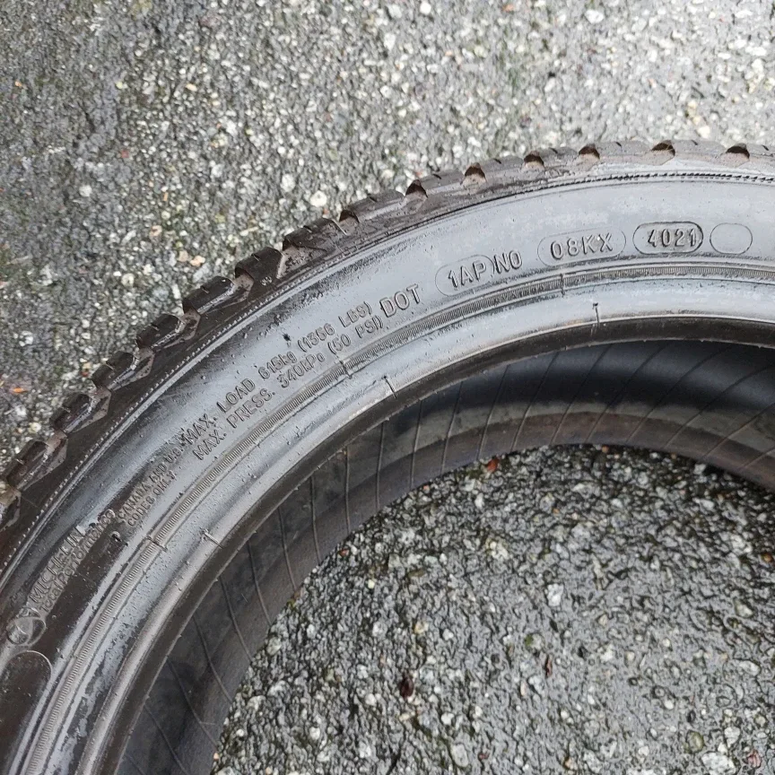 215 45 17 Michelin Cross Climate 2 image indicator(7)