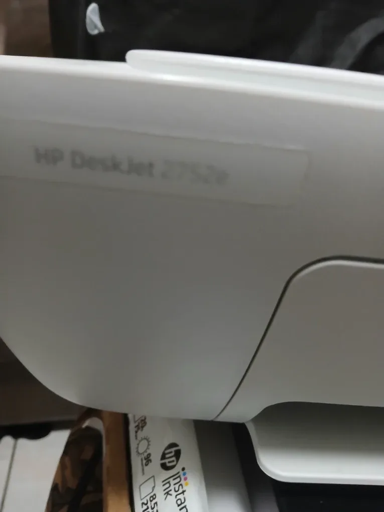 HP DeskJet 2752e Printer - White image indicator(3)