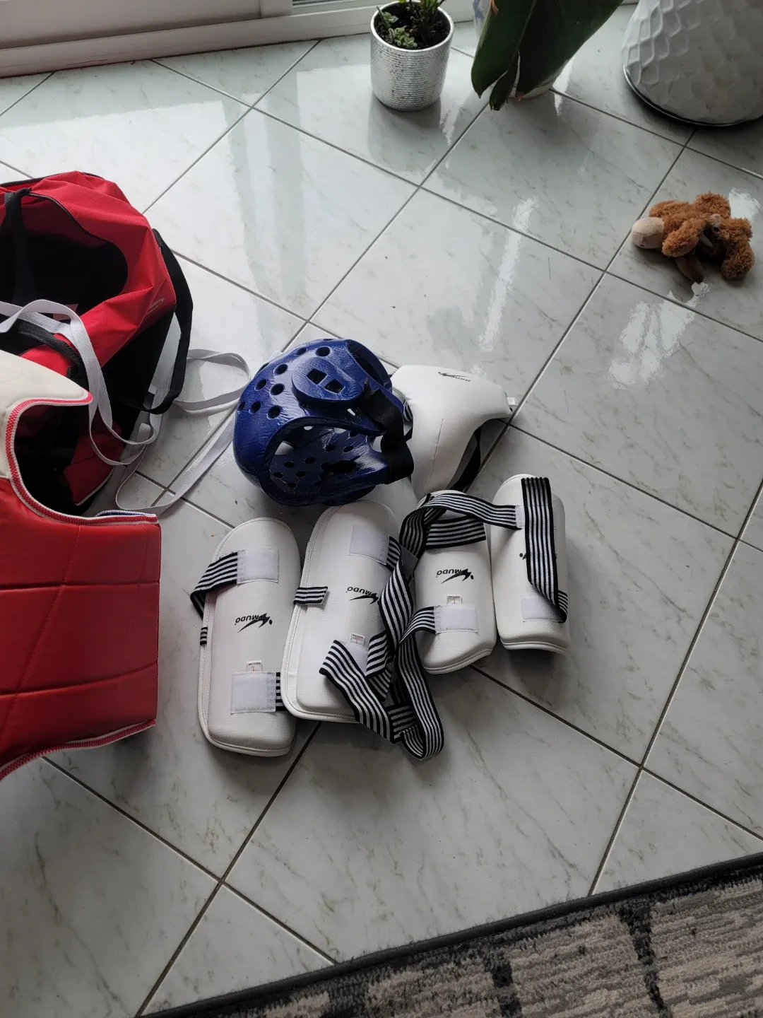 Daedo Taekwondo Gear Set image indicator(2)