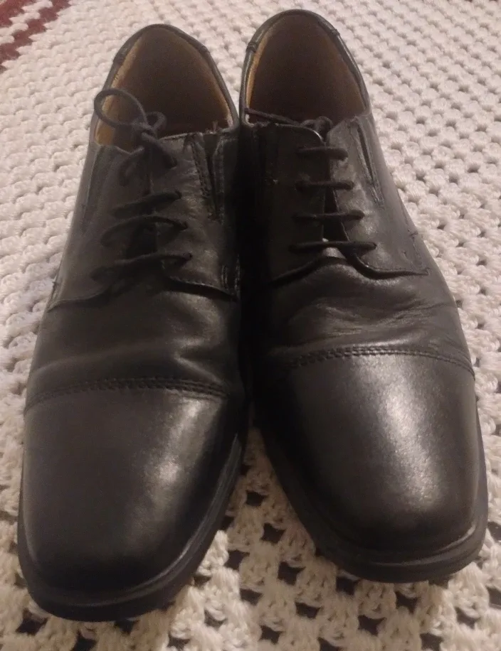 Clarks Black Leather Dress Shoes - Size 9.5 US image indicator(2)