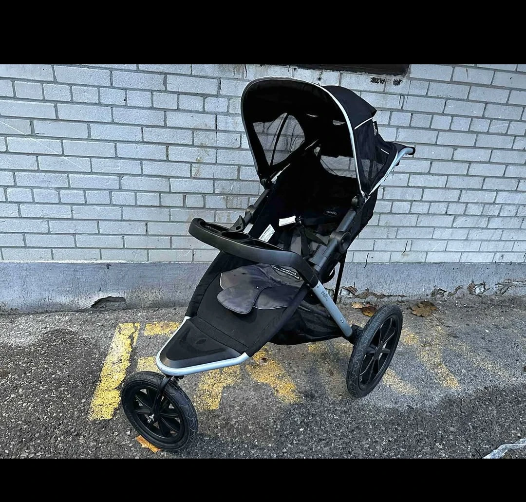 Evenflo Pivot Jogger Stroller