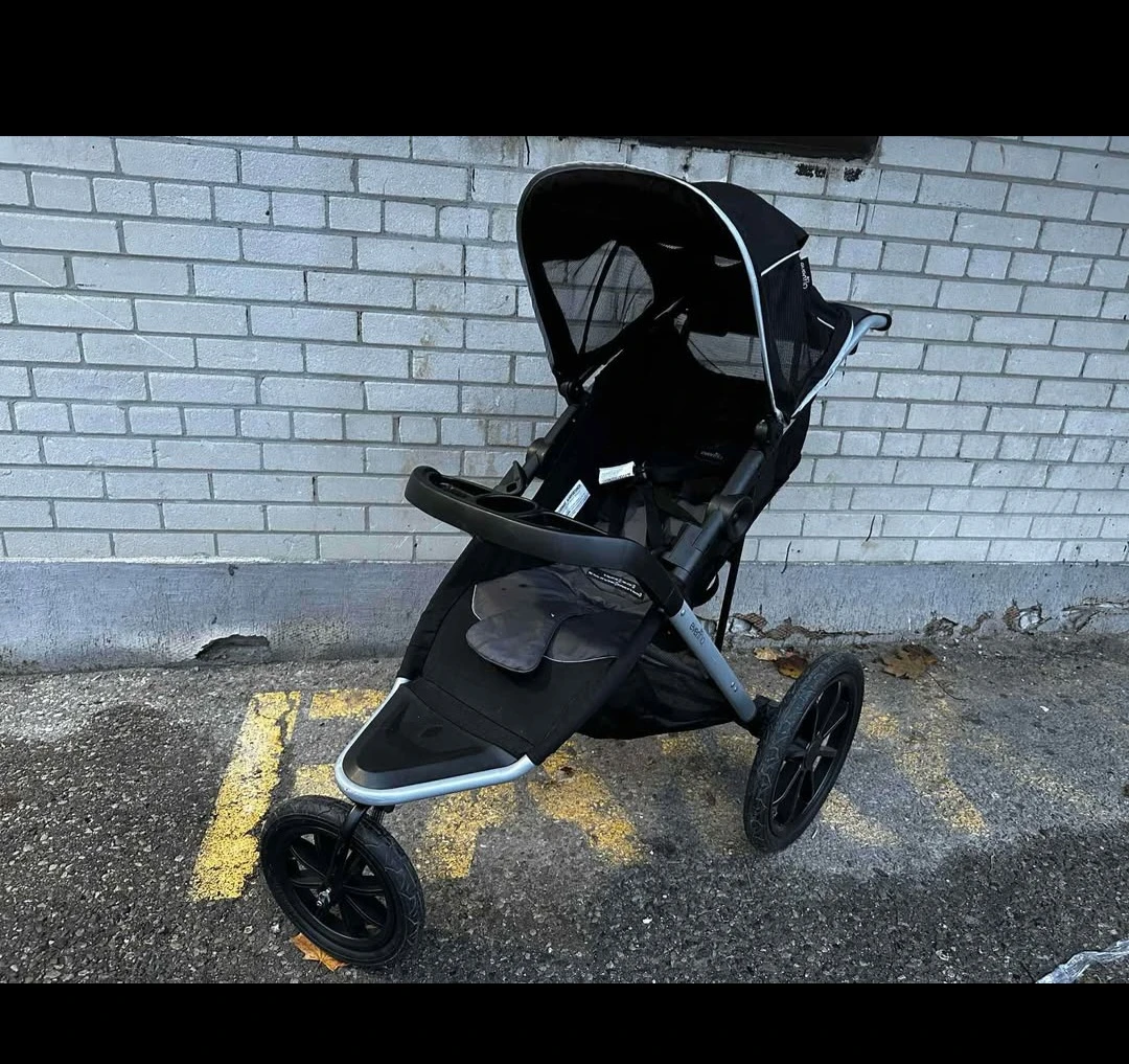 Evenflo Pivot Jogger Stroller - photo 3