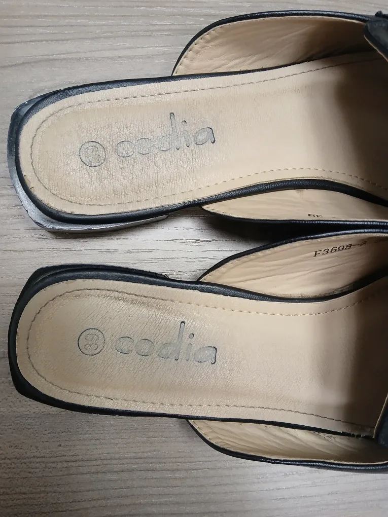 Codia leather black and gold loafers size 8 image indicator(7)