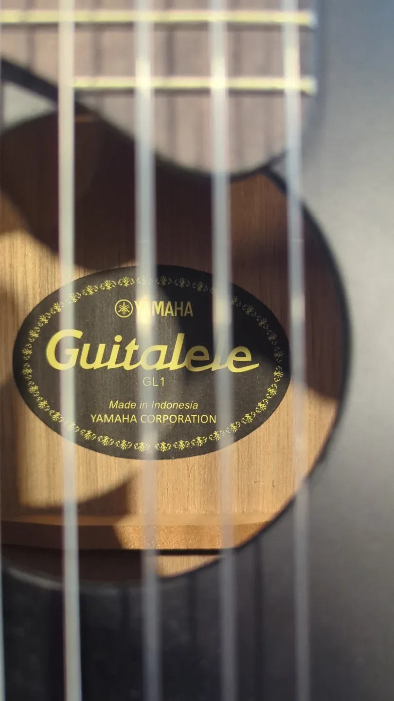 Yamaha GL1 Guitalele image indicator(4)