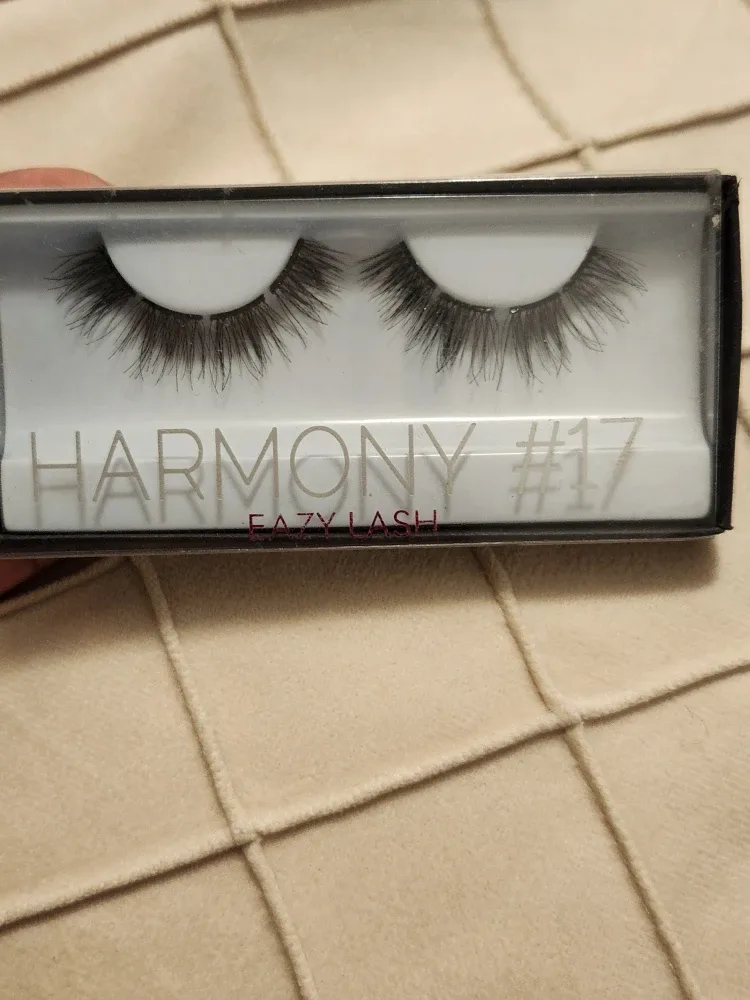 Brand New Huda Beauty Harmony #17 Eazy Lash image indicator(2)